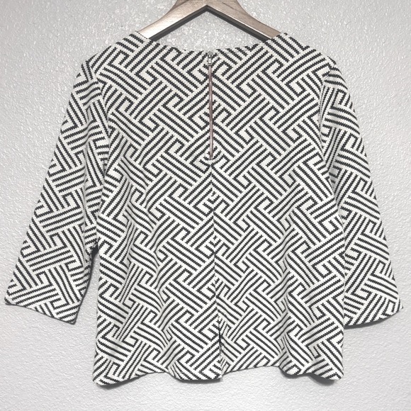 W5 Anthropologie Top Medium Black‎ Cream Geometric Textured Knit Pullover Blouse - Picture 5 of 9